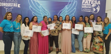 FATESA E PROJETO Amigos do Fe formam mulheres de comunidades de  Ribeirão Preto em cursos na área da beleza